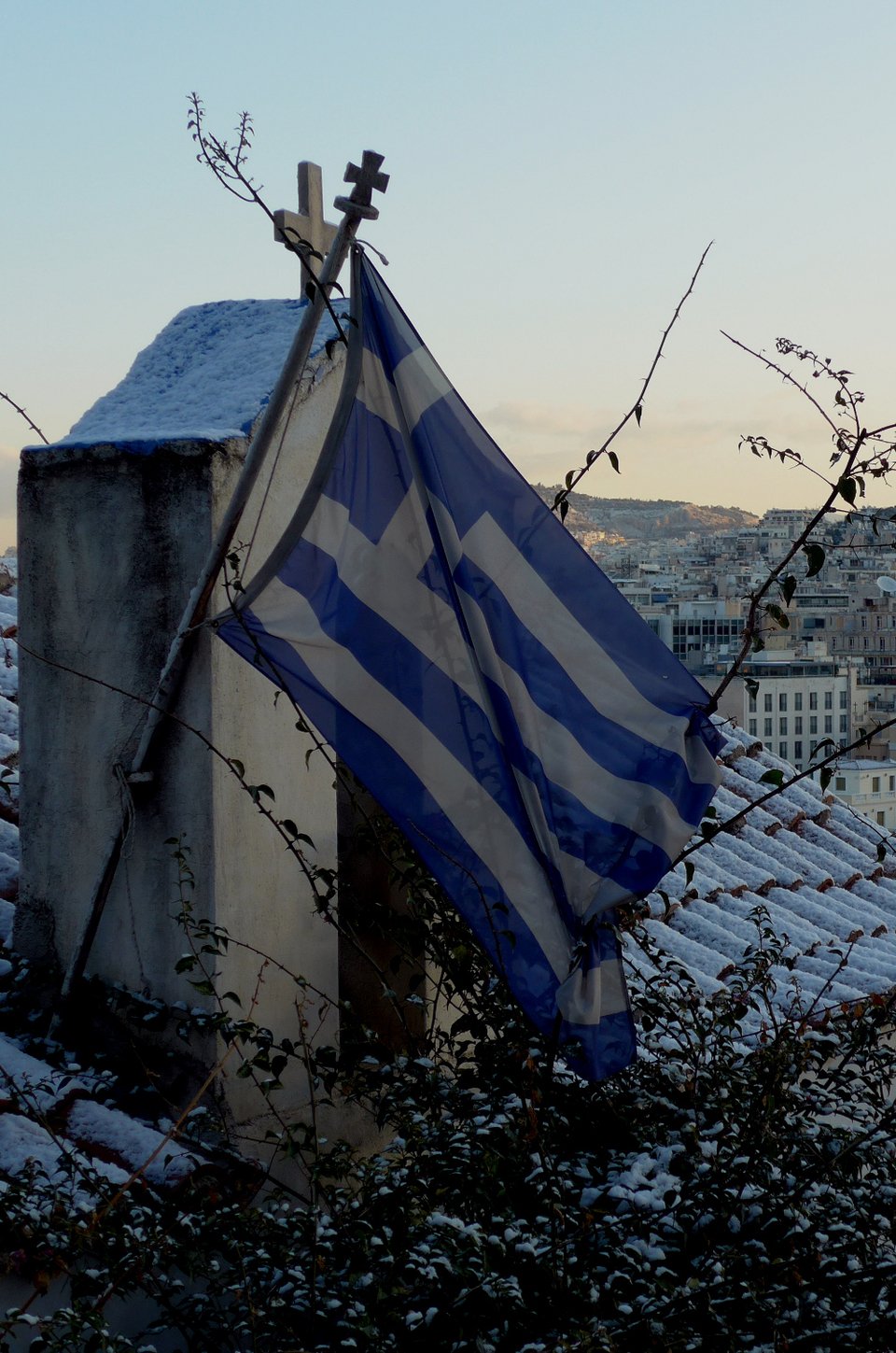 Εικόνες για χάζεμα: «Πασπαλισμένη» με χιόνι η Πλάκα και το κέντρο της Αθήνας [εικόνες] | iefimerida.gr 1