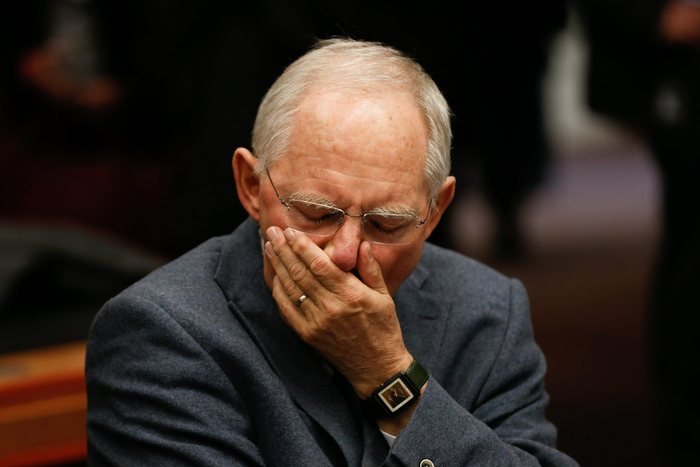 Eurogroup: Ο «παγωμένος» Γιάνης Βαρουφάκης, οι συμβουλές Μοσκοβισί και οι εκφράσεις δυσφορίας του Σόιμπλε [εικόνες & βίντεο] | iefimerida.gr 2