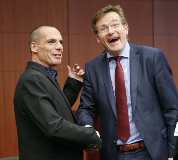 Eurogroup: Ο «παγωμένος» Γιάνης Βαρουφάκης, οι συμβουλές Μοσκοβισί και οι εκφράσεις δυσφορίας του Σόιμπλε [εικόνες & βίντεο] | iefimerida.gr 5