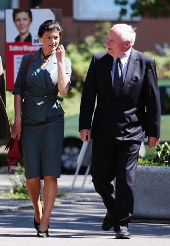 Θυελλώδης έρωτας  στη γερμανική Αριστερά -Ο 71χρονος Λαφοντέν παράτησε γυναίκα και παιδιά για την 40άρα  Σάρα [εικόνες] | iefimerida.gr 15