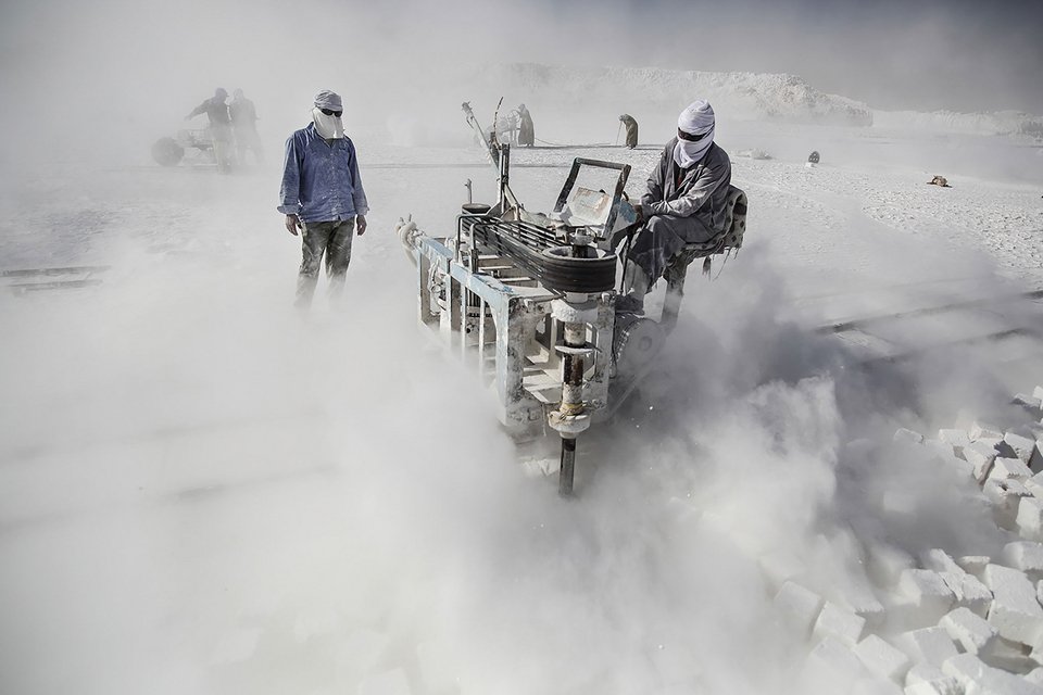 Οδοιπορικό στα λατομεία ασβεστόλιθου της Αιγύπτου: Χιλιάδες χρόνια μετά τις πυραμίδες, δουλεύουν ακόμα σαν σκλάβοι με κίνδυνο της ζωής τους [εικόνες] | iefimerida.gr 3