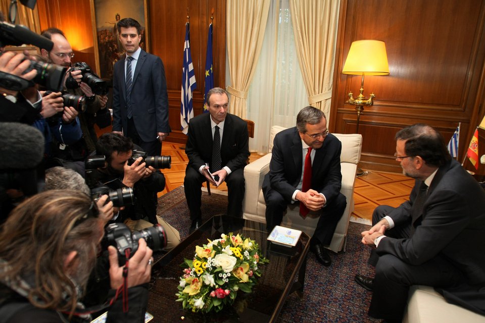 Μέγαρο Μαξίμου: Από την πολυθρόνα του Σαμαρά στην μπερζέρα του Τσίπρα [εικόνες] | iefimerida.gr 1