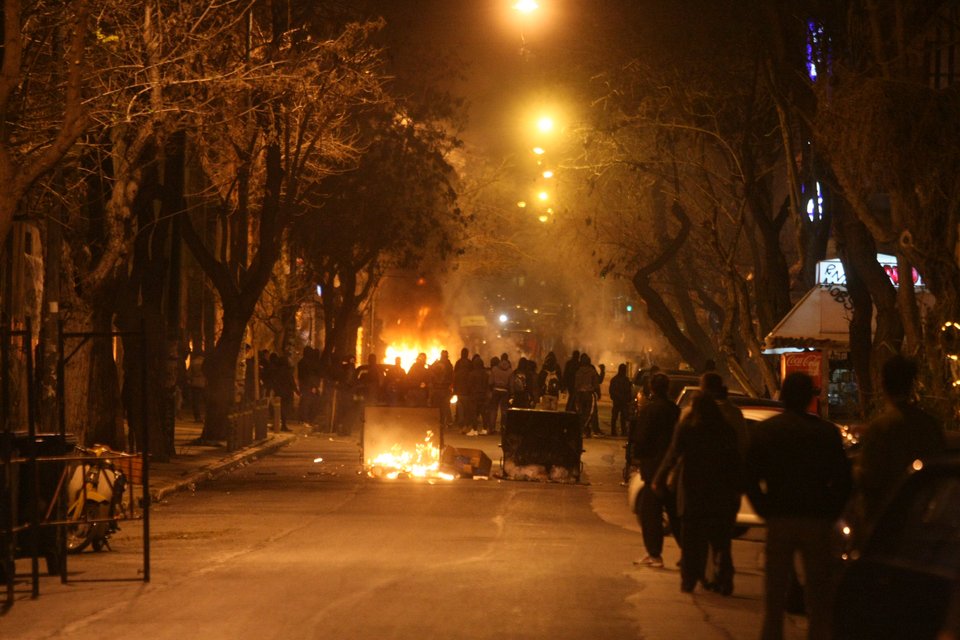 Επεισόδια στο κέντρο της Αθήνας μετά από πορεία -Εσπασαν τα γραφεία του ΠΑΣΟΚ [εικόνες & βίντεο] | iefimerida.gr 5