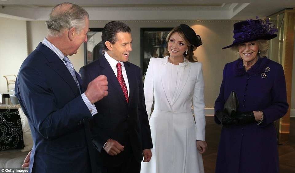 Η εκθαμβωτική Πρώτη Κυρία του Μεξικού -Χαιρετούσε κλείνοντας το μάτι, σαλιάριζε με τους πάντες [εικόνες] | iefimerida.gr 12