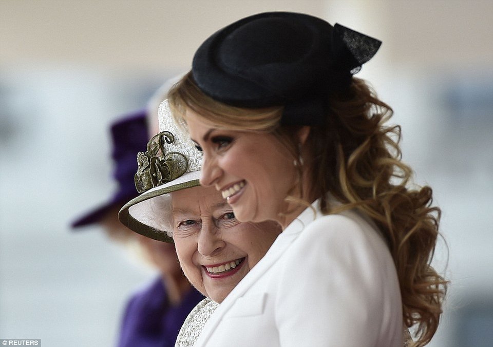 Η εκθαμβωτική Πρώτη Κυρία του Μεξικού -Χαιρετούσε κλείνοντας το μάτι, σαλιάριζε με τους πάντες [εικόνες] | iefimerida.gr 4