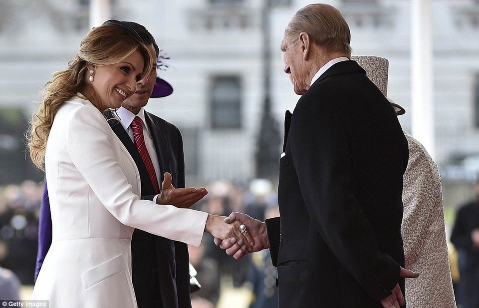 Η εκθαμβωτική Πρώτη Κυρία του Μεξικού -Χαιρετούσε κλείνοντας το μάτι, σαλιάριζε με τους πάντες [εικόνες] | iefimerida.gr 2