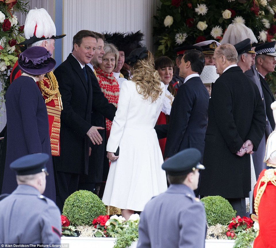 Η εκθαμβωτική Πρώτη Κυρία του Μεξικού -Χαιρετούσε κλείνοντας το μάτι, σαλιάριζε με τους πάντες [εικόνες] | iefimerida.gr 7