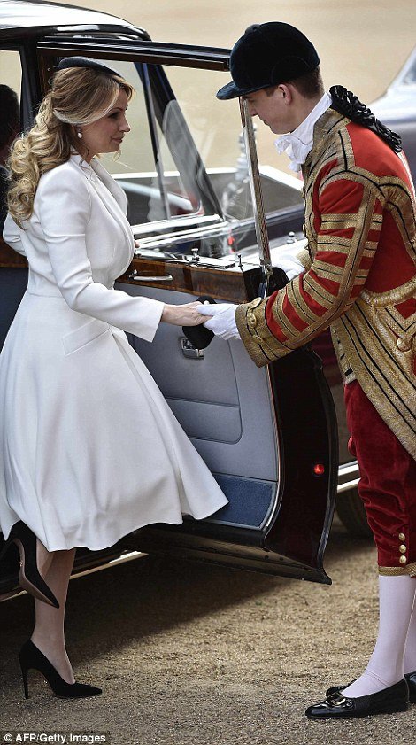 Η εκθαμβωτική Πρώτη Κυρία του Μεξικού -Χαιρετούσε κλείνοντας το μάτι, σαλιάριζε με τους πάντες [εικόνες] | iefimerida.gr 6