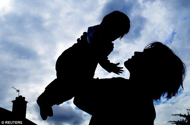 Μια φωτογράφος εξηγεί: Γιατί έδωσα πίσω το παιδί που είχα υιοθετήσει [εικόνες] | iefimerida.gr 2