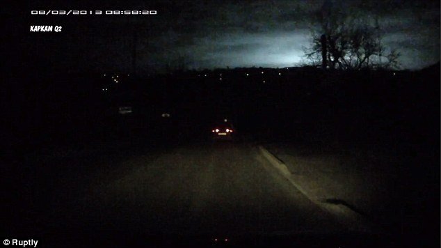 UFO στον ουρανό της Ρωσίας; Οι τρομακτικές λάμψεις που προκάλεσαν πανικό [εικόνες&βίντεο] | iefimerida.gr 1