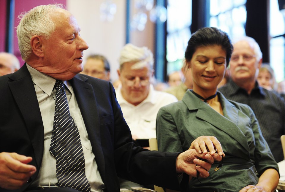 Θυελλώδης έρωτας  στη γερμανική Αριστερά -Ο 71χρονος Λαφοντέν παράτησε γυναίκα και παιδιά για την 40άρα  Σάρα [εικόνες] | iefimerida.gr 2