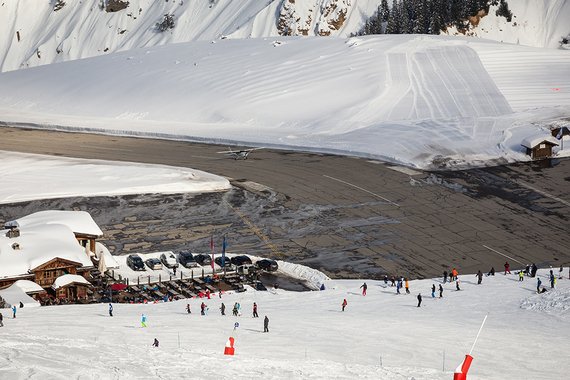 Τα 5 πιο επικίνδυνα αεροδρόμια του κόσμου -Προσγειώσεις ανάμεσα σε δρόμους και... παραλίες [εικόνες] | iefimerida.gr 0