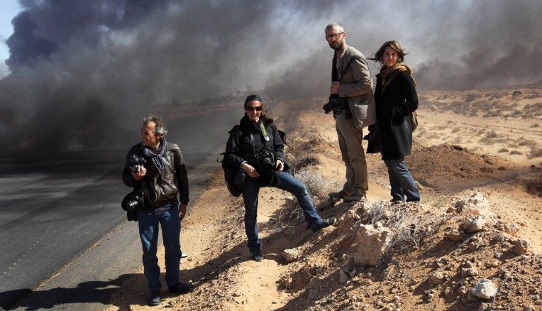 Η έγκυος πολεμική ανταποκρίτρια -Φωτορεπόρτερ της πρώτης γραμμής, που δεν το έβαλε κάτω [εικόνες] | iefimerida.gr 1