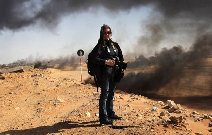 Η έγκυος πολεμική ανταποκρίτρια -Φωτορεπόρτερ της πρώτης γραμμής, που δεν το έβαλε κάτω [εικόνες] | iefimerida.gr 2