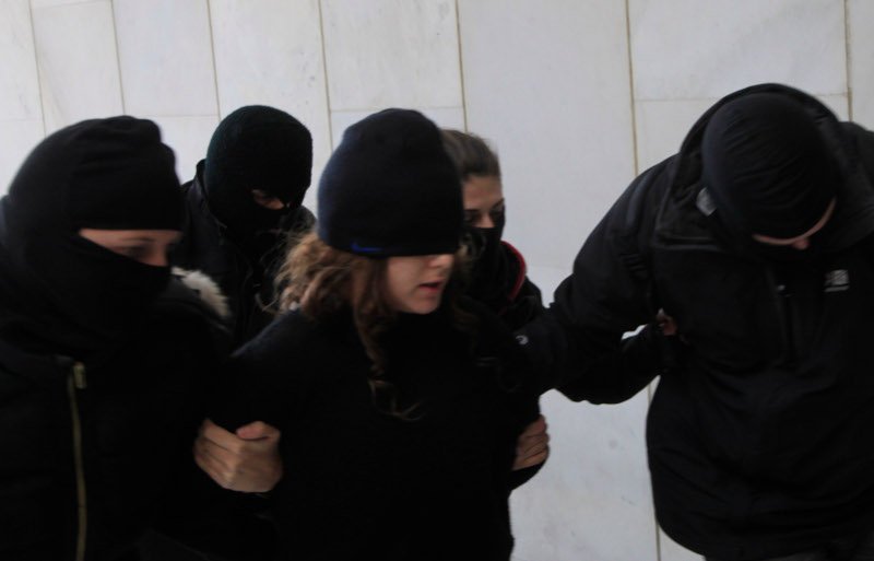 Συνελήφθη η Αγγελική, η συνεργός του Χριστόδουλου Ξηρού [εικόνες & βίντεο] | iefimerida.gr 2