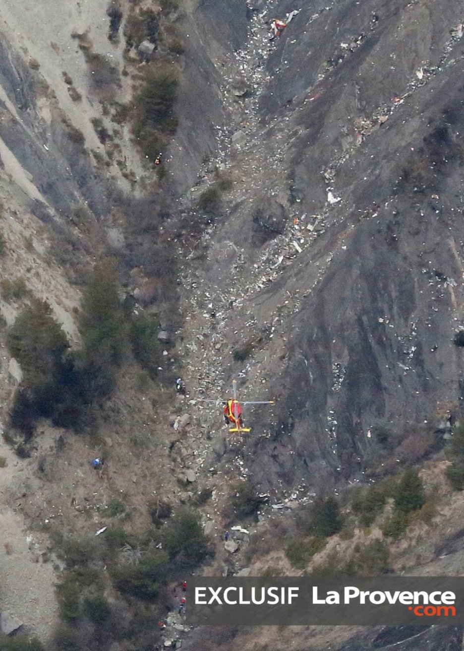 Συγκλονίζει την Ευρώπη η αεροπορική τραγωδία στις Αλπεις με 150 νεκρούς [εικόνες & βίντεο] | iefimerida.gr 1