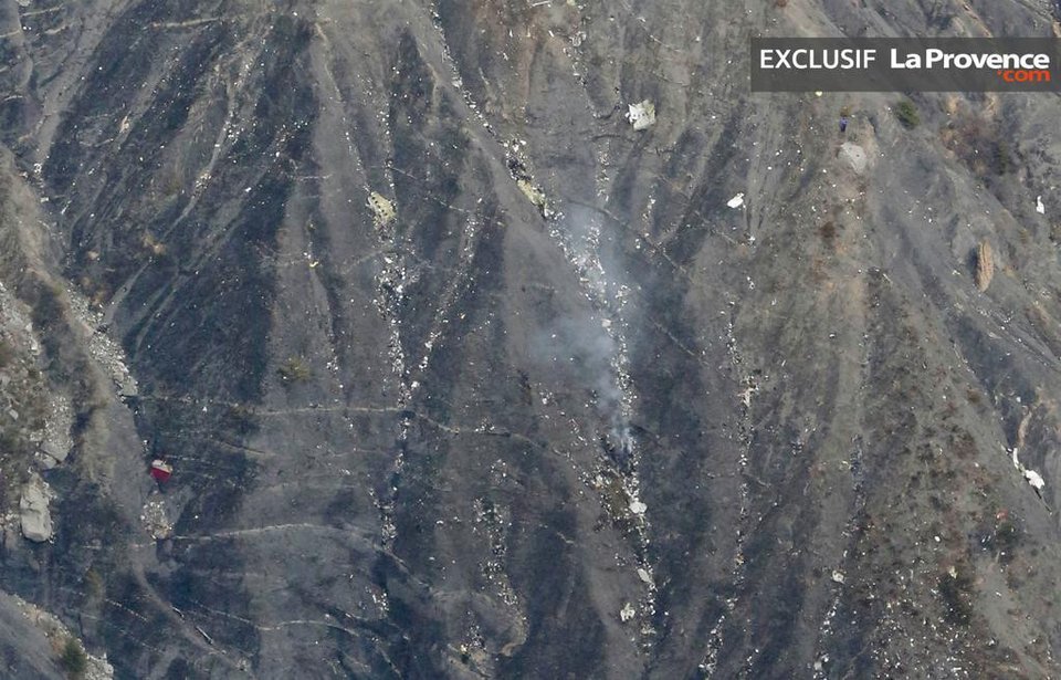 Συγκλονίζει την Ευρώπη η αεροπορική τραγωδία στις Αλπεις με 150 νεκρούς [εικόνες & βίντεο] | iefimerida.gr 2