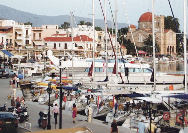 Το ζευγάρι των πετυχημένων δημοσιογράφων που εγκατέλειψε την Αθήνα για τη μαγευτική Αίγινα [εικόνες] | iefimerida.gr 4