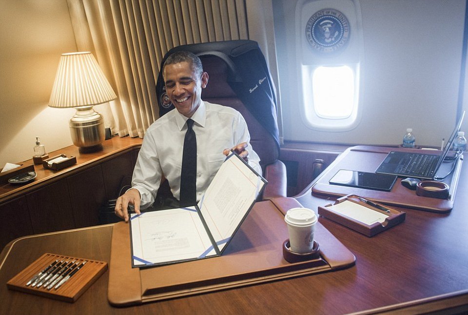 Ταξιδεύοντας σαν Αμερικανός Πρόεδρος -Μέσα στο Air Force One [εικόνες] | iefimerida.gr 0
