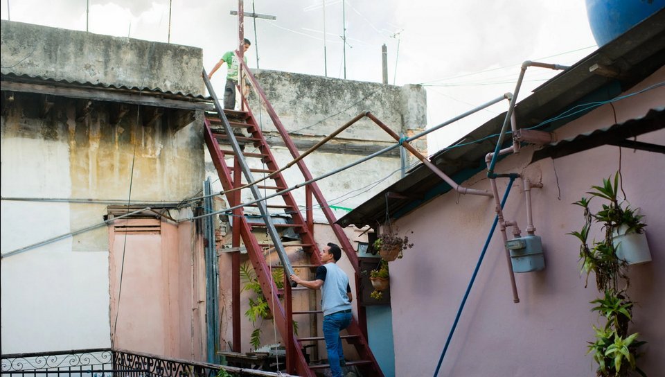 Στις ταράτσες της Αβάνας: Τα ιδιαίτερα σπιτικά που στήνουν στις... κορυφές οι κάτοικοι της πόλης [εικόνες] | iefimerida.gr 4