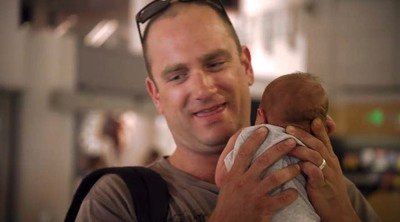 Ηταν «παρών» στην γέννηση του γιου του και ας τους χώριζαν 4.000 χιλιόμετρα [εικόνες & βίντεο] | iefimerida.gr 4