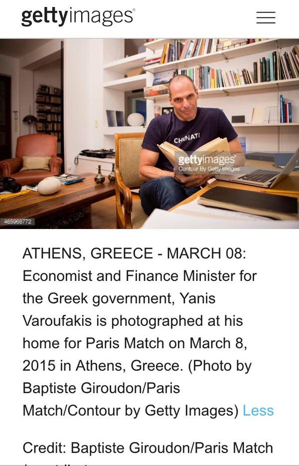 Η Δανάη πηδάει στην αγκαλιά του Γιάνη Βαρουφάκη με φόντο την Ακρόπολη [εικόνες] | iefimerida.gr 6