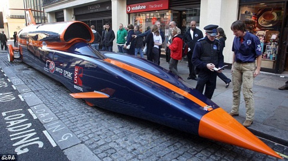 Καρέ-καρέ η κατασκευή του υπερηχητικού αυτοκινήτου που θα σπάσει το ρεκόρ ταχύτητας [εικόνες]  | iefimerida.gr 9