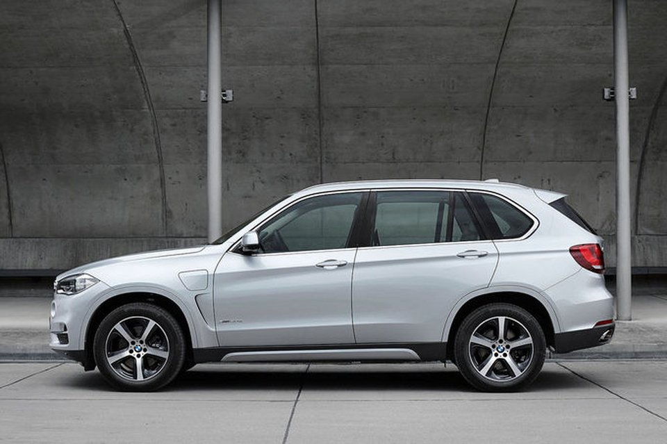 Η BMW Χ5 κατεβαίνει στα 2.000 κυβικά και γίνεται και υβριδική | iefimerida.gr 2