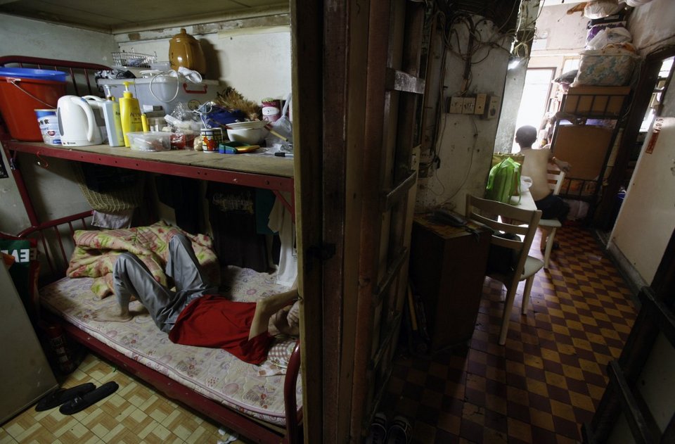 Τα μικροσκοπικά σπίτια όπου ζουν οι κάτοικοι του Χονγκ Κονγκ: Σε μέγεθος κλουβιού κουνελιού [εικόνες]  | iefimerida.gr 7
