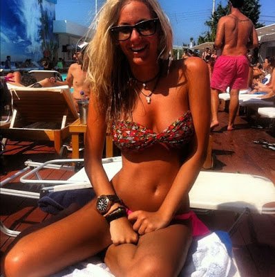 Η εκρηκτική ξανθιά καλλονή που έβαλε «γκολ» στην καρδιά του Κλάους Αθανασιάδη [εικόνες] | iefimerida.gr 3