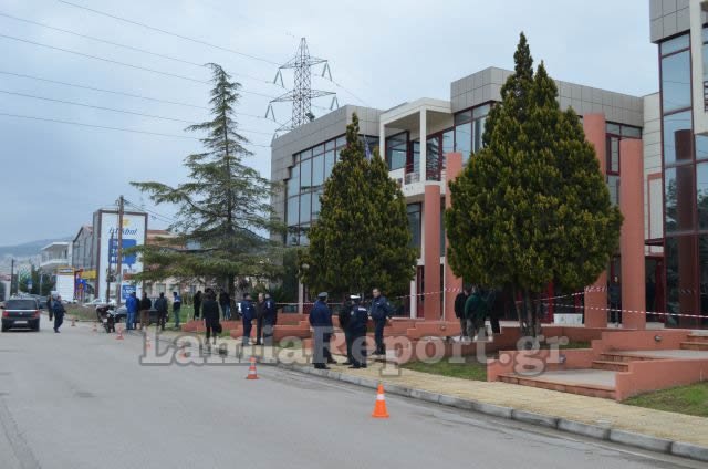 Επέστρεψε στις φυλακές Δομοκού ο ισοβίτης Επαμεινώνδας Κορκονέας [εικόνες] | iefimerida.gr 3