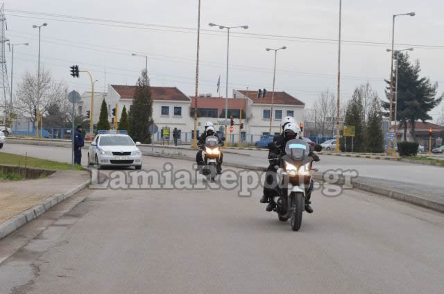 Επέστρεψε στις φυλακές Δομοκού ο ισοβίτης Επαμεινώνδας Κορκονέας [εικόνες] | iefimerida.gr 1