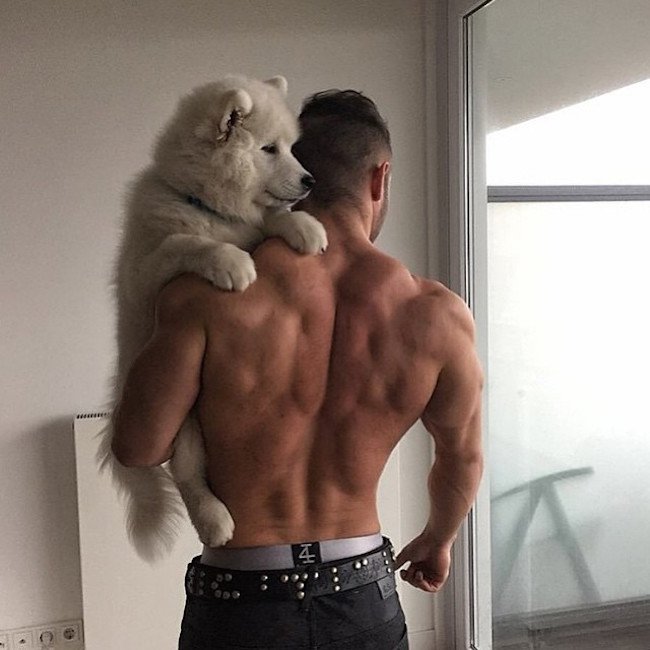 Καυτοί άντρες με τα σκυλάκια τους «λιώνουν» το Ιnstagram [εικόνες] | iefimerida.gr 5
