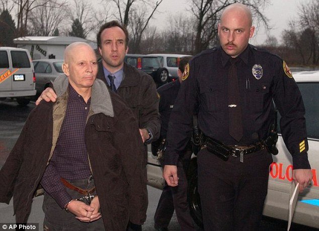 Ο μεγιστάνας που τους σκότωσε όλους -Η τρομακτική ιστορία του Ρόμπερτ Νταρστ που εμπλέκεται σε 3 φόνους [εικόνες] | iefimerida.gr 7