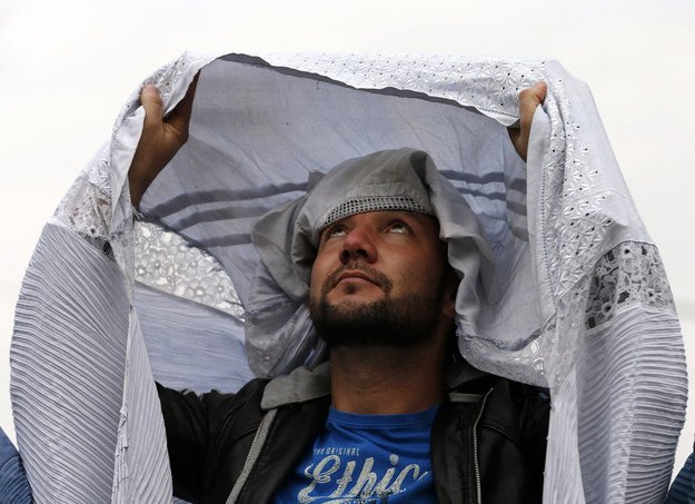 Οι Αφγανοί φοράνε μπούργκες, φωνάζοντας υπέρ των γυναικών – Διχασμένες οι απόψεις των πολιτών [εικόνες] | iefimerida.gr 0