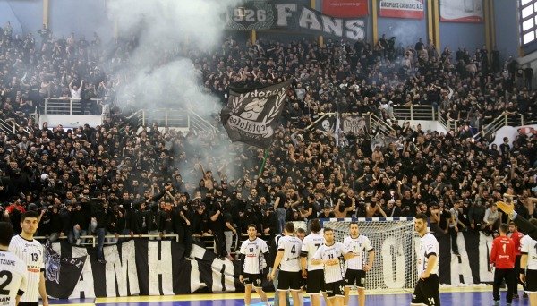 Κυπελλούχος χάντμπολ ο ΠΑΟΚ: Νίκη 29-27 επί της ΑΕΚ - Τρομερής έκτασης επεισόδια στην Πυλαία [εικόνες & βίντεο] | iefimerida.gr 3