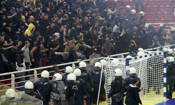 Κυπελλούχος χάντμπολ ο ΠΑΟΚ: Νίκη 29-27 επί της ΑΕΚ - Τρομερής έκτασης επεισόδια στην Πυλαία [εικόνες & βίντεο] | iefimerida.gr 5