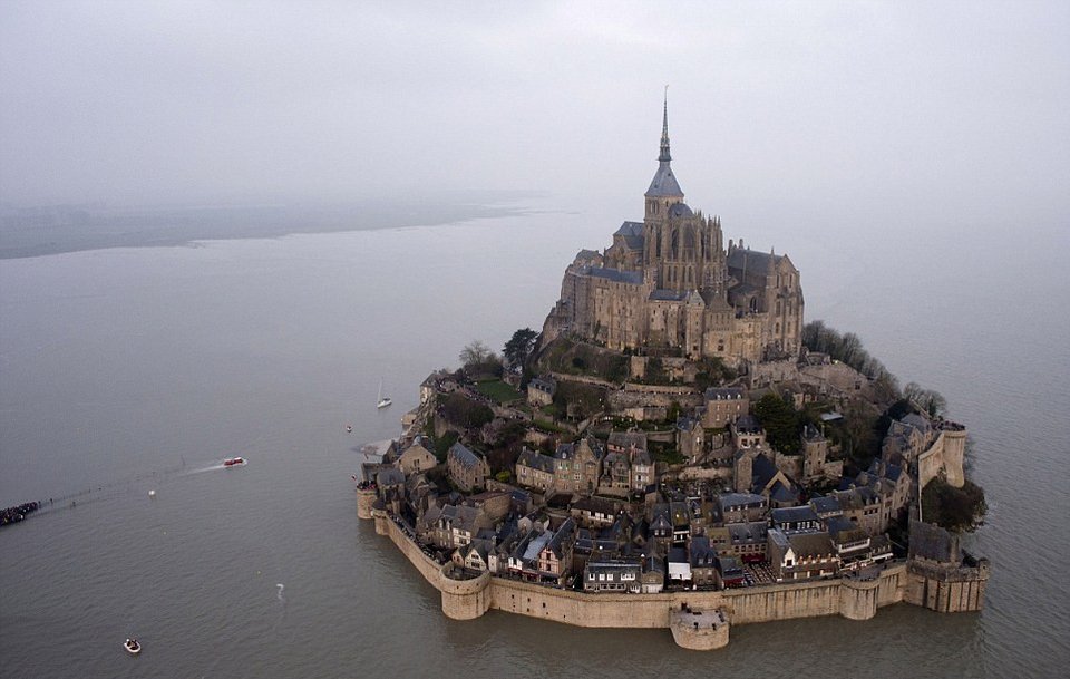 Daily Mail: Αυτά είναι τα πιο παραμυθένια μέρη στον κόσμο -Ενα και στην Ελλάδα [εικόνες] | iefimerida.gr 2