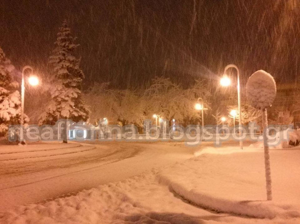 Ο χιονιάς έκλεισε τα σχολεία στη Φλώρινα [βίντεο & εικόνες] | iefimerida.gr 0