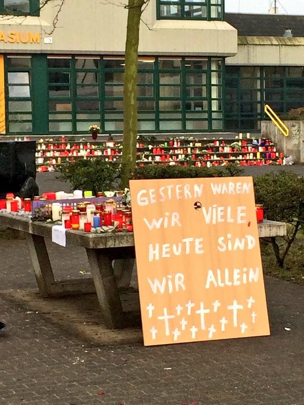 Θρήνος στο σχολείο των 16 μαθητών στη Γερμανία: Φωτογραφία-ντοκουμέντο από ανέμελες στιγμές στη Βαρκελώνη [εικόνες] | iefimerida.gr 6