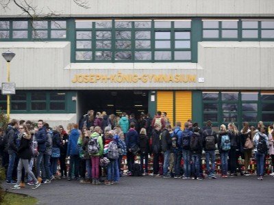 Θρήνος στο σχολείο των 16 μαθητών στη Γερμανία: Φωτογραφία-ντοκουμέντο από ανέμελες στιγμές στη Βαρκελώνη [εικόνες] | iefimerida.gr 5