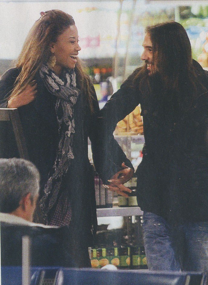 Αυτός είναι ο 25χρονος μακρυμάλλης σύντροφος της Σάγια [εικόνες] | iefimerida.gr 1