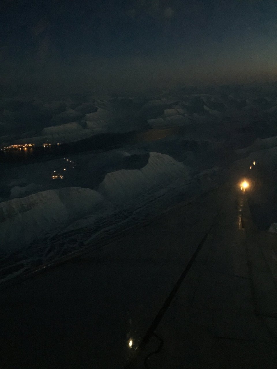 Ζώντας 24 ώρες στο σκοτάδι: Ταξίδι στο βορειότερο κατοικημένο σημείο του κόσμου [εικόνες] | iefimerida.gr 3