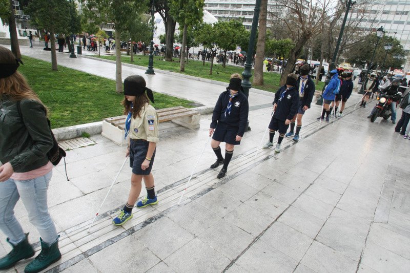 Ο Καφετζόπουλος με αναπηρικό καροτσάκι στο Σύνταγμα [εικόνες] | iefimerida.gr 11