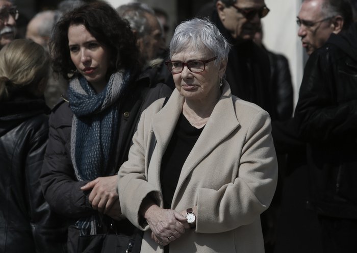 Συγκίνηση και πλήθος κόσμου στο τελευταίο «αντίο» στον Διαγόρα Χρονόπουλο [εικόνες] | iefimerida.gr 2