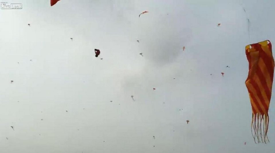 Χαρταετός σηκώνει στον αέρα 5χρονο παιδί, που σκοτώνεται [εικόνες & βίντεο] | iefimerida.gr 1