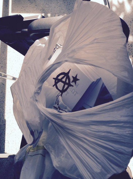 Αναρχικοί κατέλαβαν τα γραφεία του ΣΥΡΙΖΑ στην Κουμουνδούρου [εικόνες] | iefimerida.gr 9