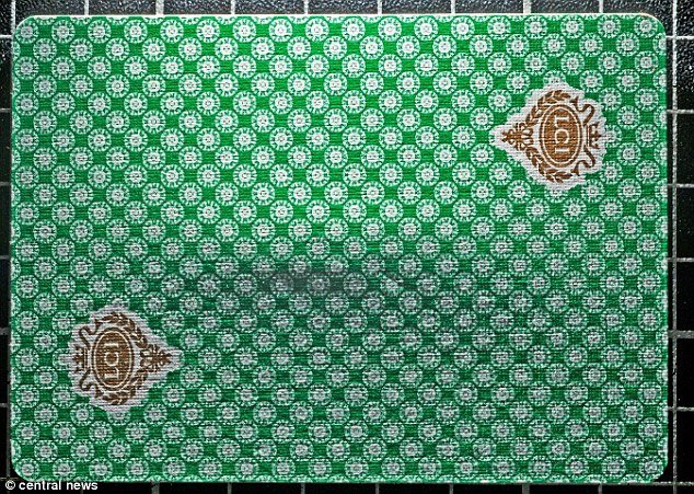 Θησαύριζε σε καζίνο σημαδεύοντας τα χαρτιά με τα δόντια [εικόνες] | iefimerida.gr 0