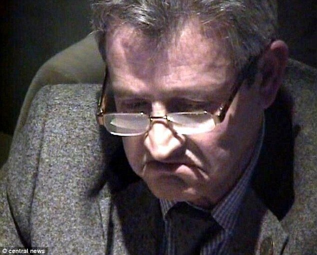 Θησαύριζε σε καζίνο σημαδεύοντας τα χαρτιά με τα δόντια [εικόνες] | iefimerida.gr 3