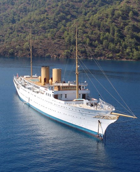 Στον Ερντογάν το γιοτ Ατατούρκ: Η θαλαμηγός της υπέρτατης (κιτς) χλιδής [εικόνες] | iefimerida.gr 0